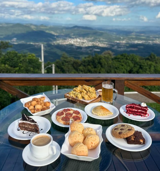 Sabores e Vistas – O Melhor da Gastronomia na Rota das Nuvens